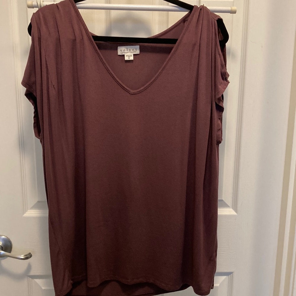 Velvet by Graham and Spencer cold shoulder top
